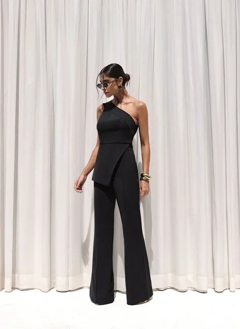 Tailored-Set-with-Asymmetrical-Top-and-Piped-Detail